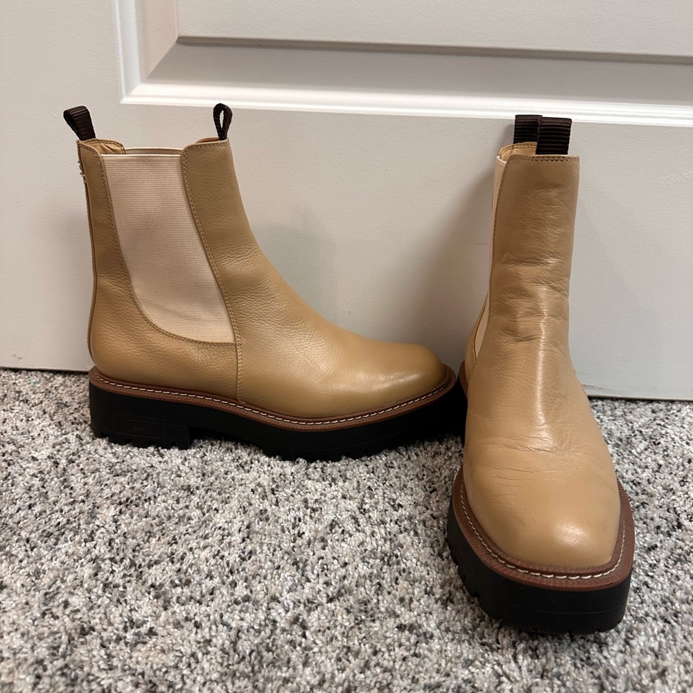 Sam Edelman Chelsea Boot - Picture 4 of 4